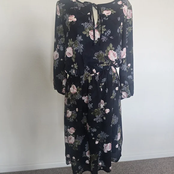 Floral Blue Dress - Picture 4 of 9